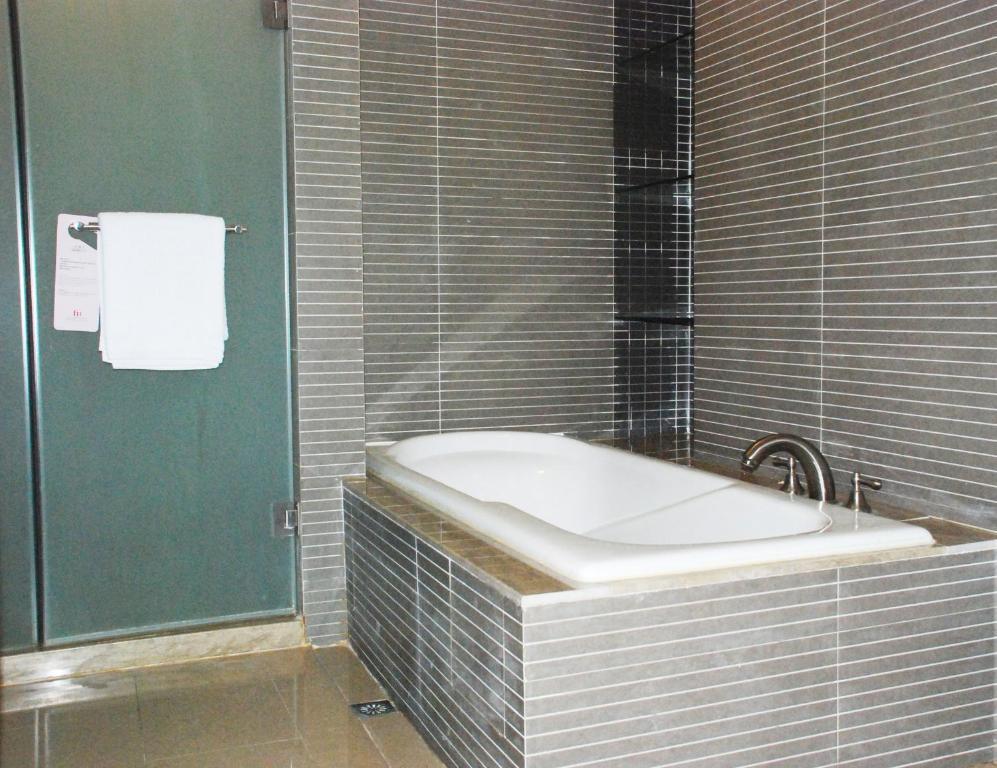 Khách sạn Shanghai Forte Hotel 4*